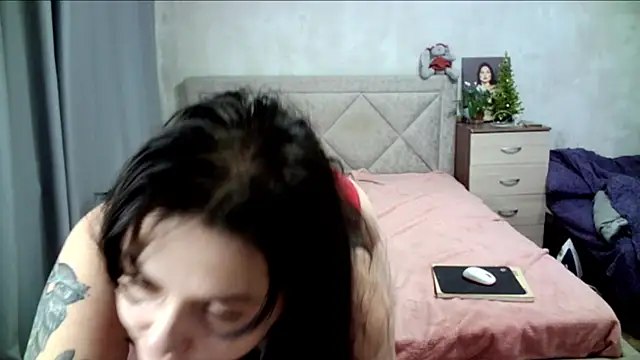 juliettkalen online show from 12/23/24, 04:01