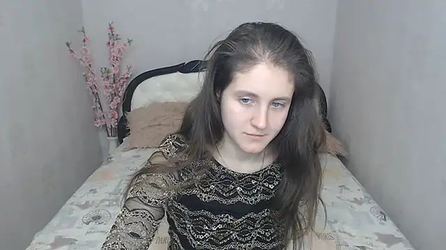 Holliy Cooper online show from 12/17/24, 08:56