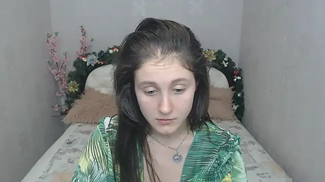 Holliy Cooper online show from 01/06/25, 11:42