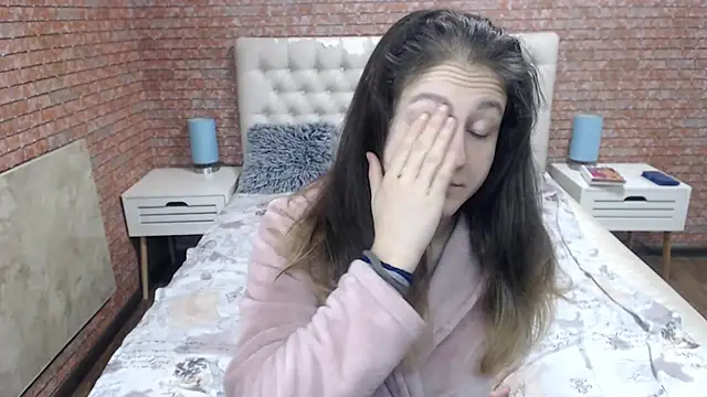 Holliy Cooper online show from 09/18/25, 07:43