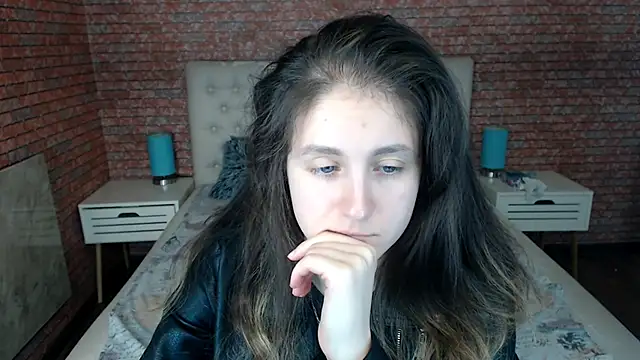 Holliy Cooper online show from 09/25/25, 07:45