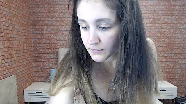 Holliy Cooper online show from 10/04/25, 11:41