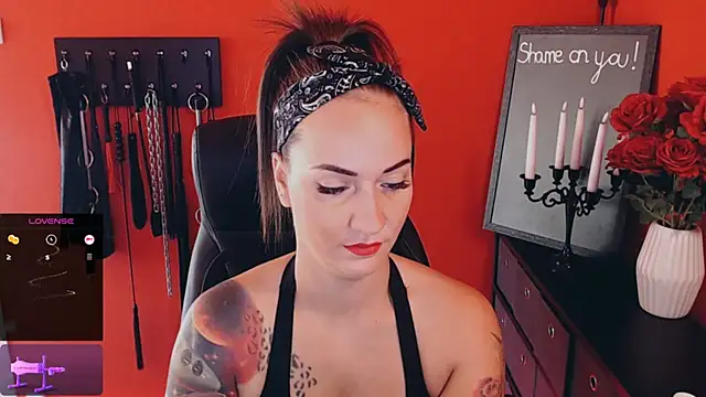 Snapshot of _Jane_Warren_ chatting on 09/18/25, 07:43 Jane Warren online show from 09/18/25, 07:43