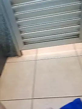 Snapshot of pirucudo17 chatting on 10/21/25, 04:30 pirucudo17 online show from 10/21/25, 04:30