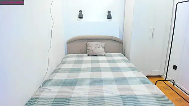 Snapshot of liloneforyou chatting on 10/11/25, 12:58 liloneforyou online show from 10/11/25, 12:58