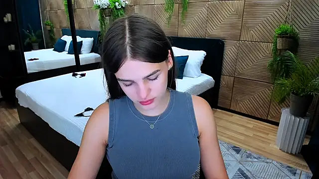 Snapshot of FinalAccord chatting on 09/22/25, 10:06 FinalAccord online show from 09/22/25, 10:06