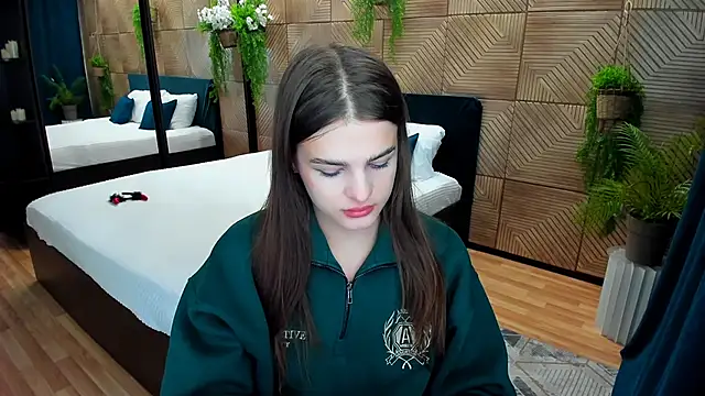 Snapshot of FinalAccord chatting on 09/29/25, 10:09 FinalAccord online show from 09/29/25, 10:09