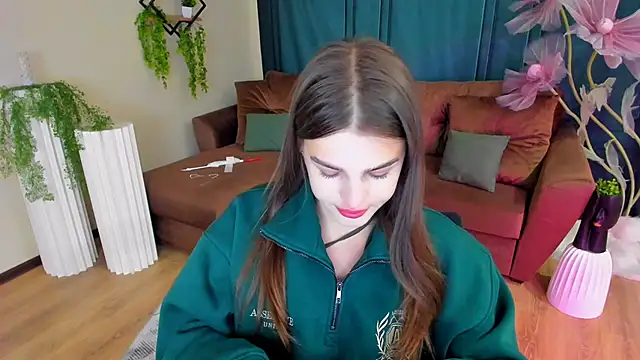 Snapshot of FinalAccord chatting on 10/08/25, 04:10 FinalAccord online show from 10/08/25, 04:10