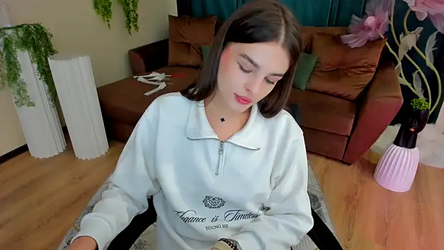 Snapshot of FinalAccord chatting on 10/23/25, 10:25 FinalAccord online show from 10/23/25, 10:25