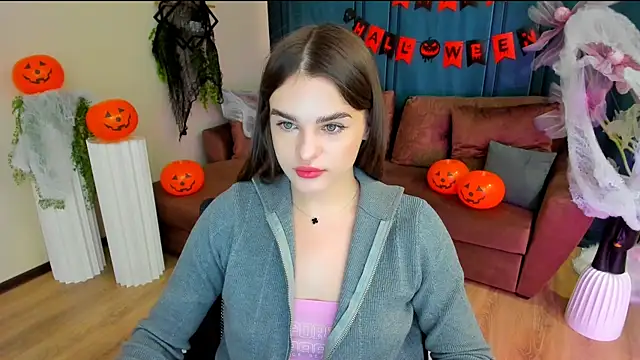 Snapshot of FinalAccord chatting on 10/27/25, 04:05 FinalAccord online show from 10/27/25, 04:05