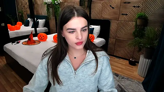 Snapshot of FinalAccord chatting on 10/29/25, 04:04 FinalAccord online show from 10/29/25, 04:04