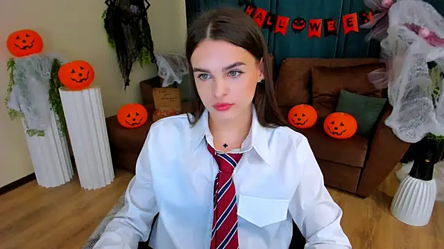 Snapshot of FinalAccord chatting on 10/30/25, 10:27 FinalAccord online show from 10/30/25, 10:27