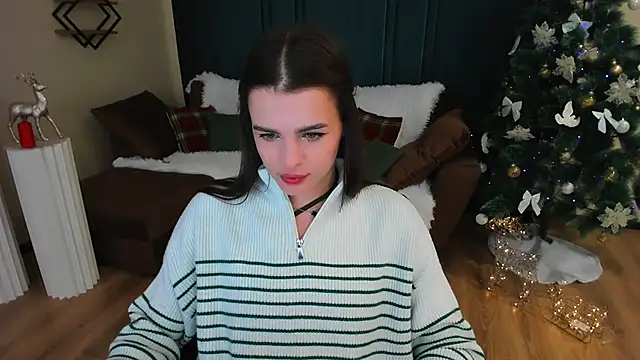 Snapshot of FinalAccord chatting on 12/14/25, 10:20 FinalAccord online show from 12/14/25, 10:20