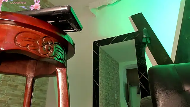 Snapshot of isabelsexysmile_ chatting on 12/15/24, 12:29 isabelsexysmile  online show from 12/15/24, 12:29