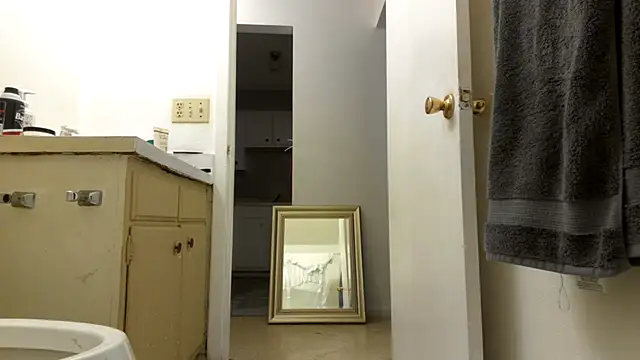 Snapshot of Peachestabby147 chatting on 09/20/25, 03:29 Peachestabby147 online show from 09/20/25, 03:29