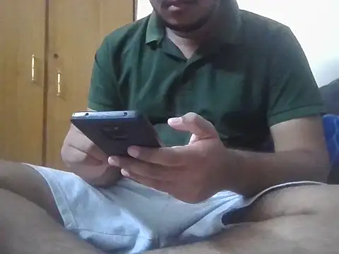 Snapshot of mrshine chatting on 09/29/25, 03:33 mrshine online show from 09/29/25, 03:33