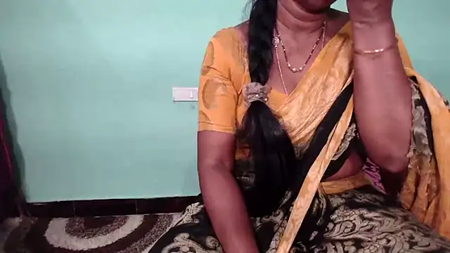 Snapshot of shrutitelugu69 chatting on 11/20/25, 01:33 shrutitelugu69 online show from 11/20/25, 01:33