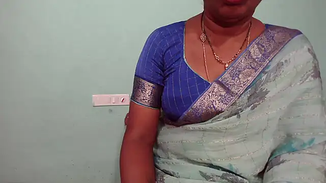 shrutitelugu69 online show from 02/15/26, 12:58