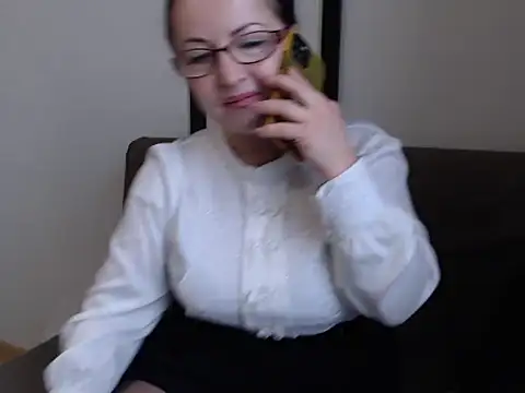 Snapshot of Alma44 chatting on 11/19/25, 08:47 Alma44 online show from 11/19/25, 08:47