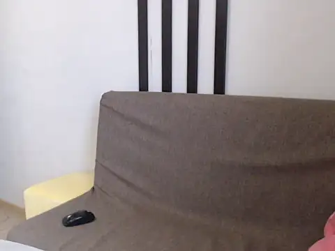 Snapshot of Alma44 chatting on 12/01/25, 06:40 Alma44 online show from 12/01/25, 06:40