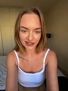 ElenaRebelle online show from 07/09/26, 04:16