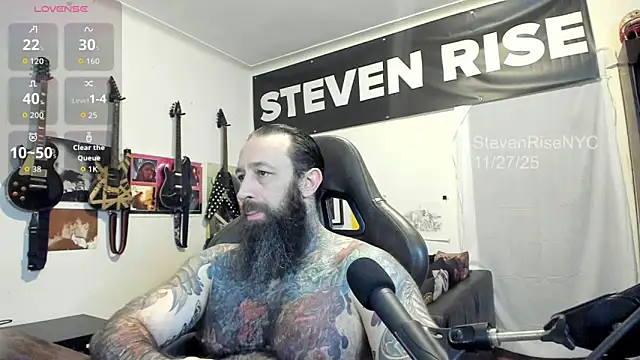 Snapshot of StevenRiseNYC chatting on 11/28/25, 03:53 StevenRiseNYC online show from 11/28/25, 03:53