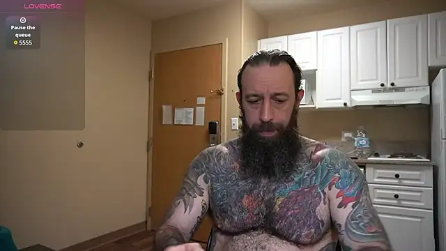 Snapshot of StevenRiseNYC chatting on 12/04/25, 11:46 StevenRiseNYC online show from 12/04/25, 11:46