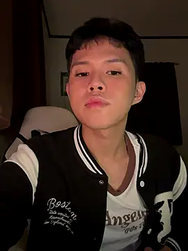 Plaxtique online show from 10/17/25, 10:18