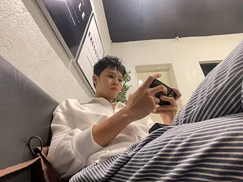 Plaxtique online show from 11/08/25, 02:39