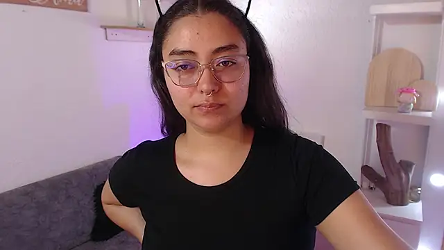  Kim  M online show from 11/18/25, 03:16