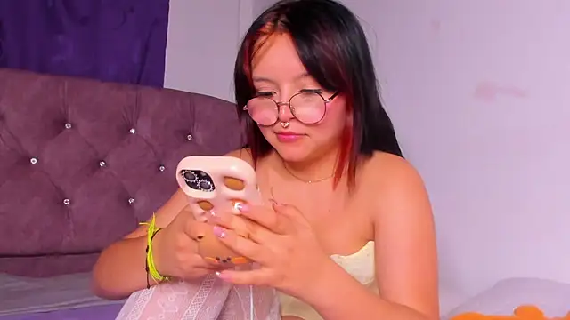 amy 18 online show from 09/13/25, 04:34