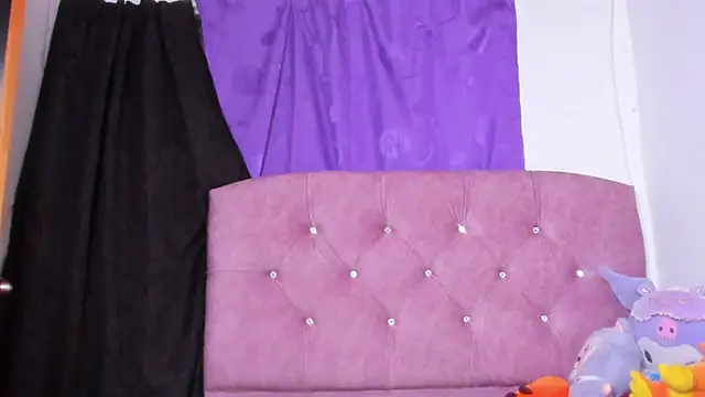 amy 18 online show from 10/27/25, 10:41