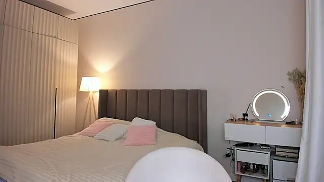 Anni  cute online show from 06/12/26, 02:54
