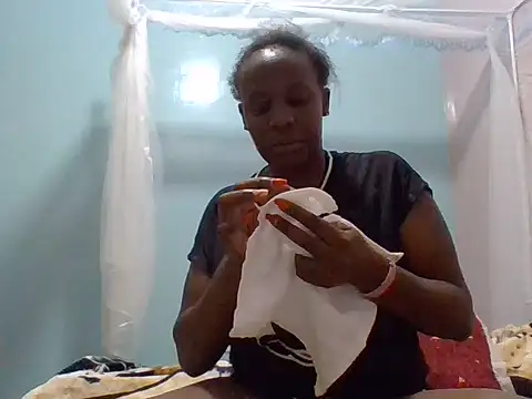 sweet-fancy online show from 06/10/26, 07:57