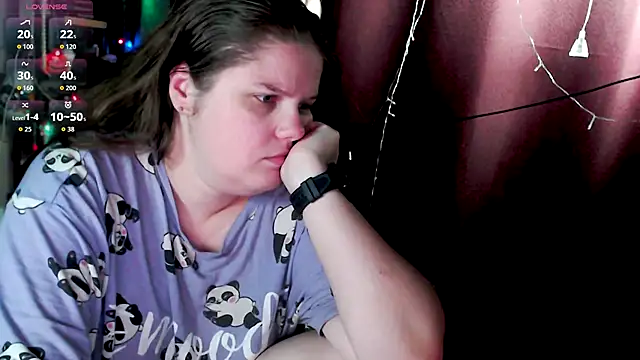 Snapshot of so_cute777 chatting on 10/21/25, 12:44 so cute777 online show from 10/21/25, 12:44