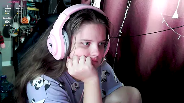 Snapshot of so_cute777 chatting on 10/21/25, 12:50 so cute777 online show from 10/21/25, 12:50