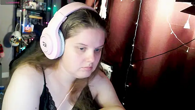 Snapshot of so_cute777 chatting on 11/04/25, 02:10 so cute777 online show from 11/04/25, 02:10