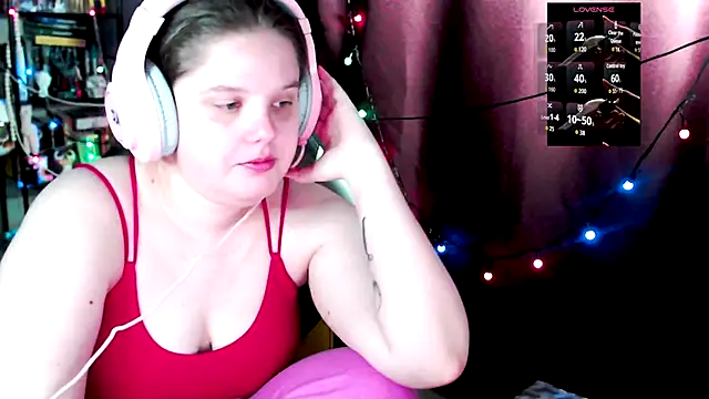 Snapshot of so_cute777 chatting on 12/17/25, 06:47 so cute777 online show from 12/17/25, 06:47