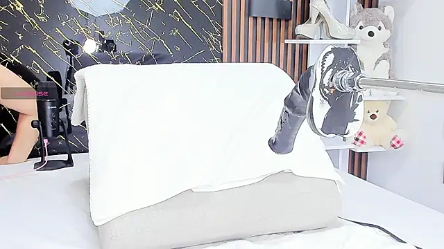  julyy  online show from 10/30/25, 08:20