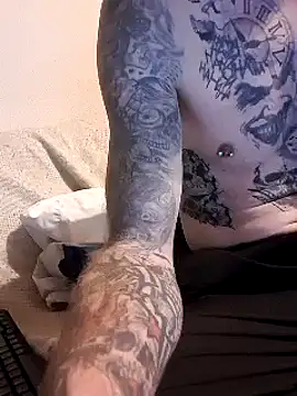 PIercingBoy38 online show from 12/28/24, 06:18