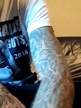 PIercingBoy38 online show from 10/22/25, 03:01