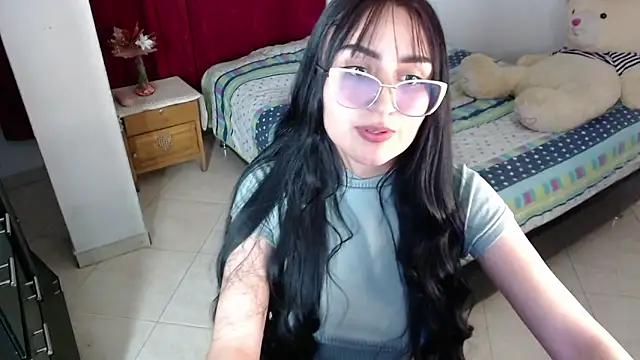 Snapshot of Tiffani_Williams chatting on 11/27/25, 11:40 Tiffani Williams online show from 11/27/25, 11:40