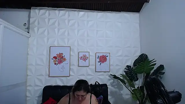 Valentinaa mature online show from 01/28/25, 11:07