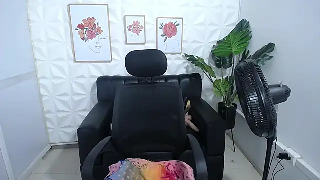Valentinaa mature online show from 02/13/25, 12:57