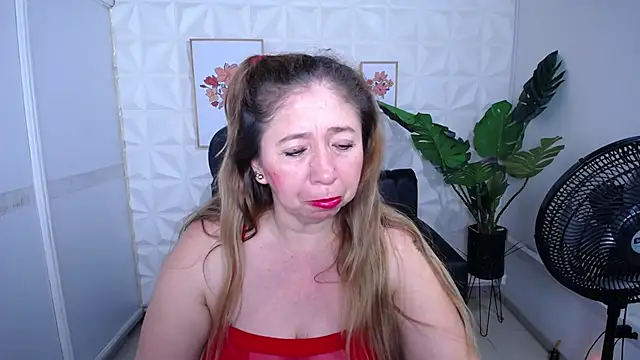 Valentinaa mature online show from 11/12/25, 12:44