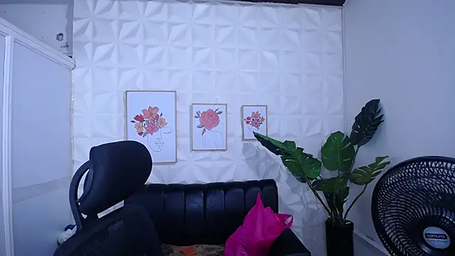 Valentinaa mature online show from 11/29/25, 02:03