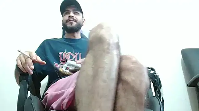 Snapshot of Money_For_masterCody chatting on 12/20/24, 10:22 Money For masterCody online show from 12/20/24, 10:22