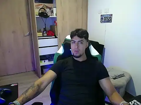 Snapshot of matias_bianco chatting on 09/15/25, 10:32 matias bianco online show from 09/15/25, 10:32