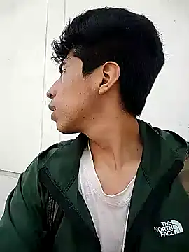 Snapshot of Alexander9827 chatting on 12/24/24, 09:33 Alexander9827 online show from 12/24/24, 09:33