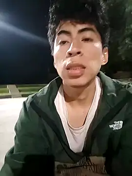 Snapshot of Alexander9827 chatting on 12/25/24, 12:37 Alexander9827 online show from 12/25/24, 12:37